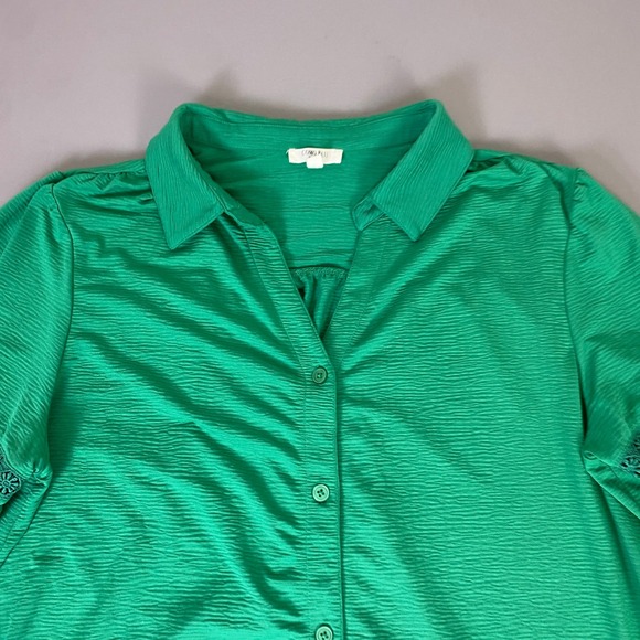 Como Blu Blouse Top Womens 1X Green Textured Button Front 3/4 Sleeve Lace Detail - Picture 2 of 9